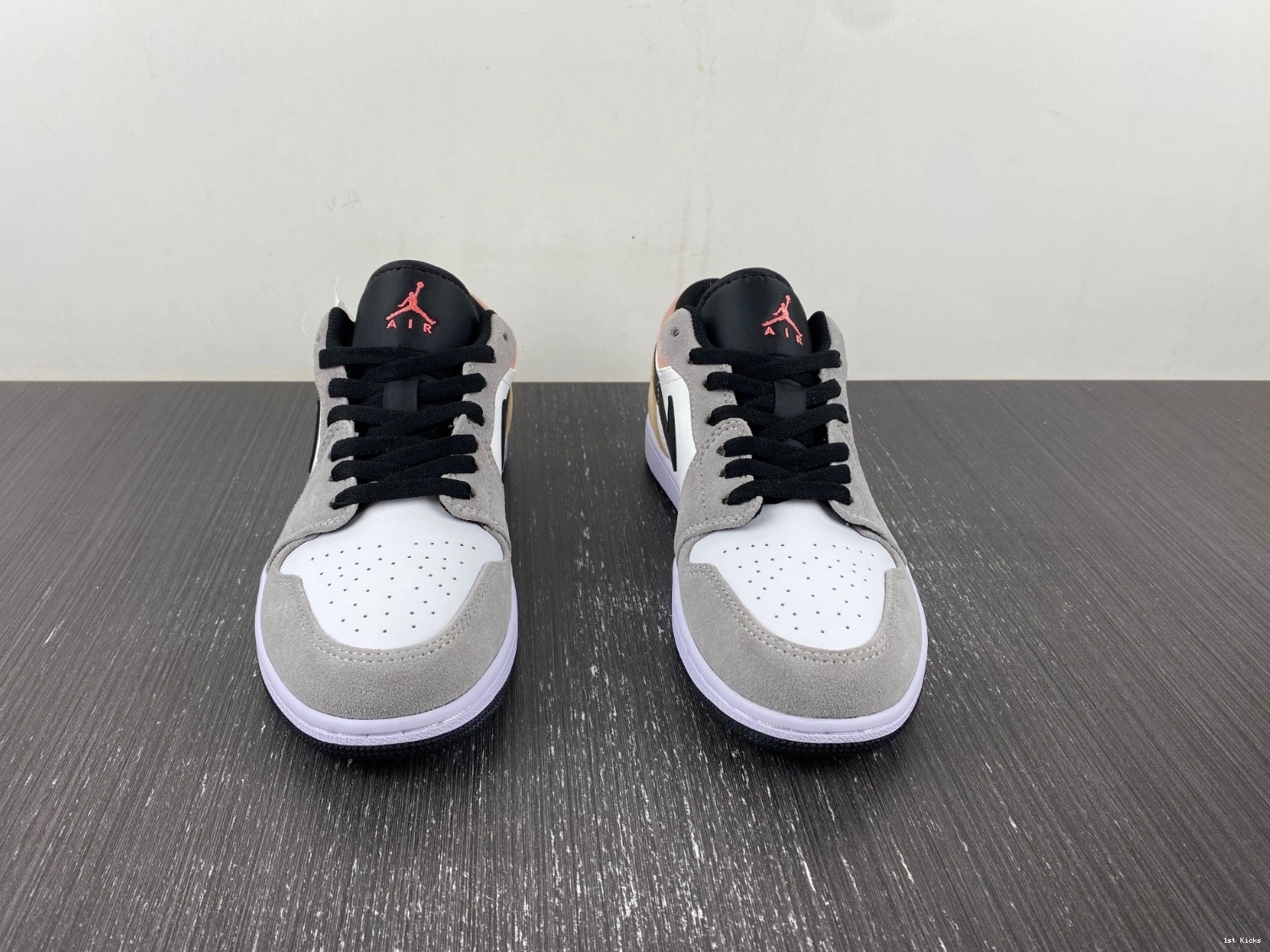 Jordan 1 Low Air DX4334-008 Club